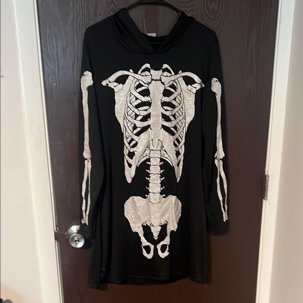 Spirit Black and White Skeleton Long Sleeve Dress